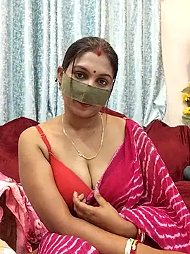 Snapshot of Queen_Dolly chatting on February 28, 2025, 5:37 pm Queen Dolly online show from February 28, 2025, 5:37 pm