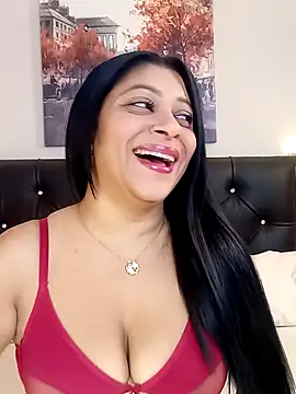 Snapshot of Lashmy111 chatting on December 4, 2025, 12:20 am Lashmy111 online show from December 4, 2025, 12:20 am