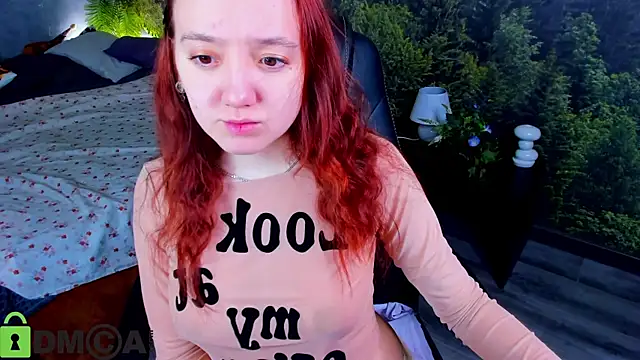 Snapshot of Fera1_Berry chatting on January 8, 2026, 12:16 am Fera1 Berry online show from January 8, 2026, 12:16 am