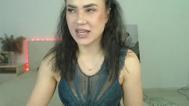 RoxannePure online show from March 4, 2026, 4:09 am