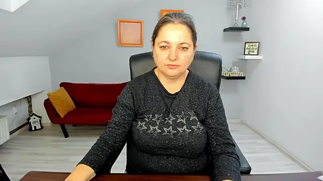 Snapshot of LollaGirl chatting on December 15, 2025, 4:29 am LollaGirl online show from December 15, 2025, 4:29 am