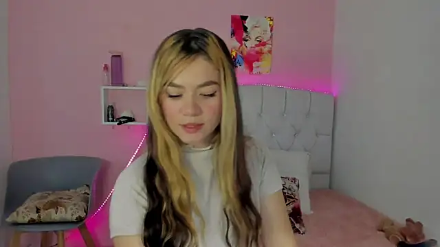 18candys online show from February 25, 2026, 10:42 pm