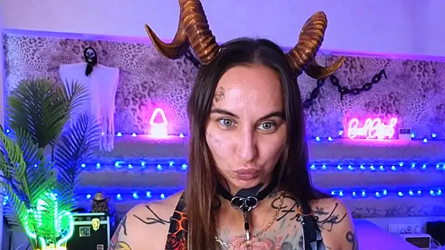 Snapshot of Cool_Freak_ chatting on September 21, 2025, 10:20 am Cool Freak online show from September 21, 2025, 10:20 am