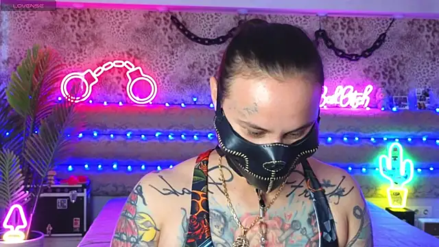 Snapshot of Cool_Freak_ chatting on June 27, 2026, 12:22 pm Cool Freak online show from June 27, 2026, 12:22 pm