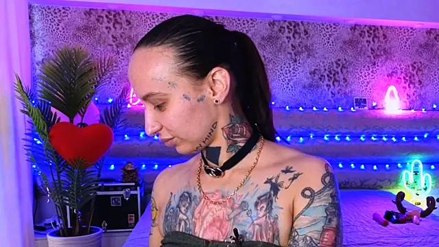 Snapshot of Cool_Freak_ chatting on March 10, 2025, 10:18 am Cool Freak online show from March 10, 2025, 10:18 am