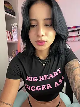 Snapshot of Ale_Lewis chatting on March 2, 2025, 6:13 pm Ale Lewis online show from March 2, 2025, 6:13 pm