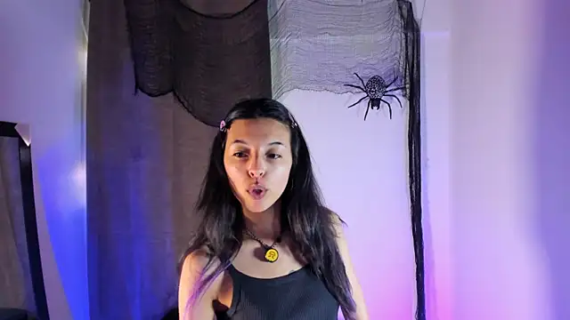 Snapshot of NanaRott chatting on November 4, 2025, 9:29 pm NanaRott online show from November 4, 2025, 9:29 pm