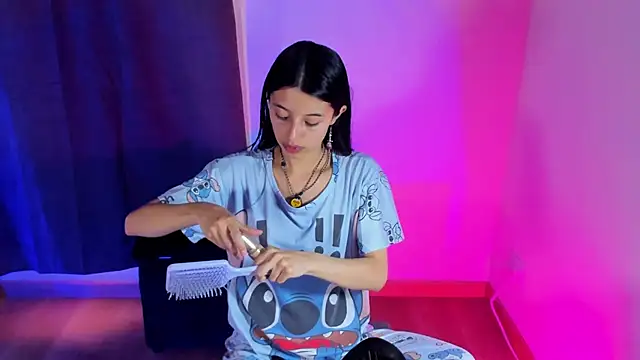 Snapshot of NanaRott chatting on November 22, 2025, 9:24 pm NanaRott online show from November 22, 2025, 9:24 pm