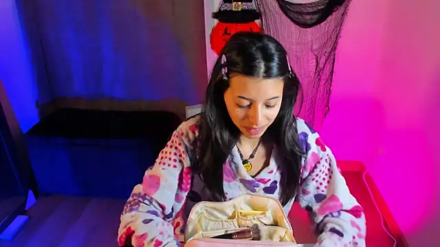 Snapshot of NanaRott chatting on November 1, 2025, 12:06 am NanaRott online show from November 1, 2025, 12:06 am