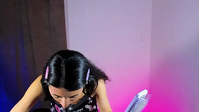 Snapshot of NanaRott chatting on November 11, 2025, 1:33 am NanaRott online show from November 11, 2025, 1:33 am