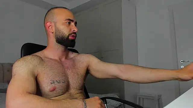MichaelMasterss online show from May 26, 2026, 10:30 pm