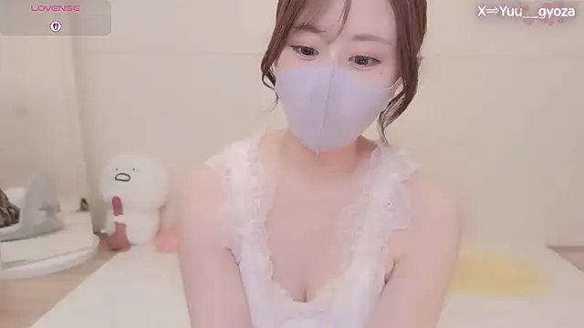 Snapshot of Yuu__k chatting on May 12, 2026, 2:34 pm Yuu k online show from May 12, 2026, 2:34 pm