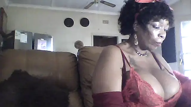 Snapshot of Gucci_Bx chatting on November 13, 2025, 3:05 pm Gucci Bx online show from November 13, 2025, 3:05 pm