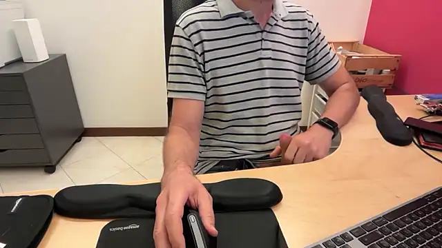 Snapshot of riccardofortis chatting on September 17, 2025, 4:53 pm riccardofortis online show from September 17, 2025, 4:53 pm