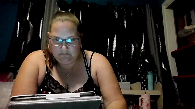 SexyNikki6969 online show from February 15, 2026, 1:17 am