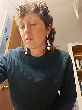 mossy kiss online show from January 21, 2025, 6:12 pm