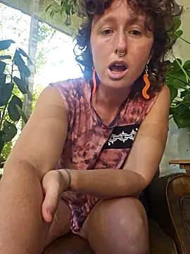 mossy kiss online show from September 16, 2025, 3:13 pm