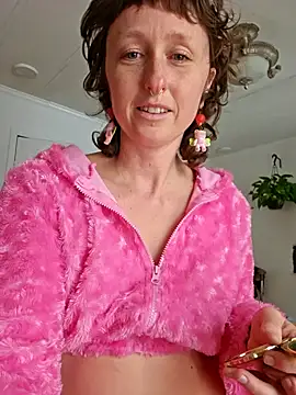 mossy kiss online show from January 31, 2026, 7:12 pm