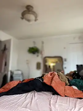 mossy kiss online show from March 1, 2026, 7:25 pm