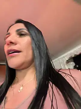 Snapshot of saaalome_1 chatting on April 27, 2026, 10:19 pm saaalome 1 online show from April 27, 2026, 10:19 pm