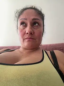 Snapshot of gabiTetas chatting on February 2, 2026, 5:34 pm gabiTetas online show from February 2, 2026, 5:34 pm