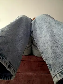 Snapshot of gabiTetas chatting on December 16, 2025, 8:24 pm gabiTetas online show from December 16, 2025, 8:24 pm