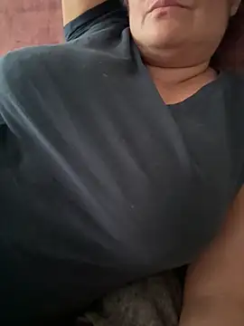 Snapshot of gabiTetas chatting on November 25, 2025, 8:31 pm gabiTetas online show from November 25, 2025, 8:31 pm