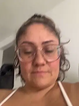 Snapshot of gabiTetas chatting on December 10, 2024, 4:38 pm gabiTetas online show from December 10, 2024, 4:38 pm