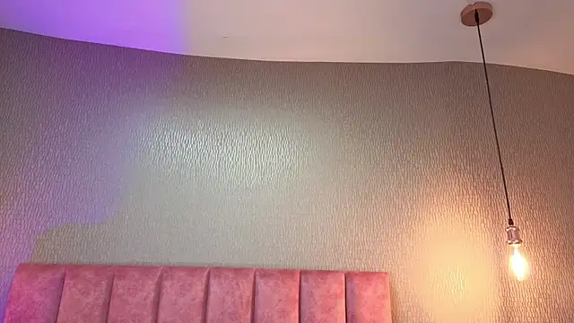 Alexa Thaylor  online show from January 6, 2026, 4:44 pm