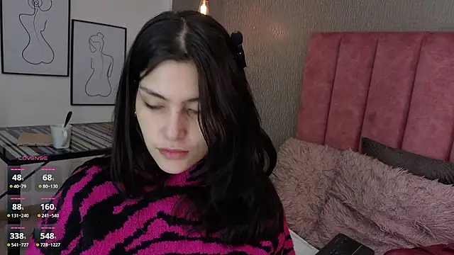 Alexa Thaylor  online show from March 24, 2026, 4:29 pm