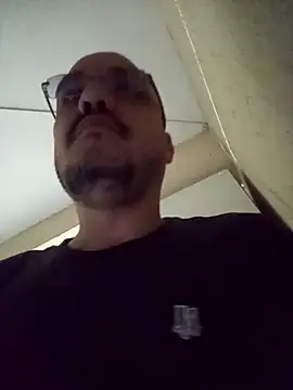 Snapshot of RobertoBuzios22 chatting on November 4, 2025, 1:48 pm RobertoBuzios22 online show from November 4, 2025, 1:48 pm