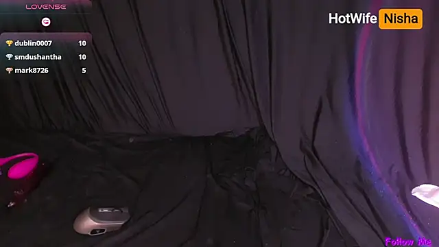 Snapshot of HotWifeNisha chatting on October 5, 2025, 1:07 am HotWifeNisha online show from October 5, 2025, 1:07 am