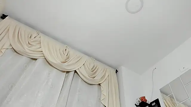 Snapshot of sarita_loven chatting on November 15, 2025, 5:00 am sarita loven online show from November 15, 2025, 5:00 am