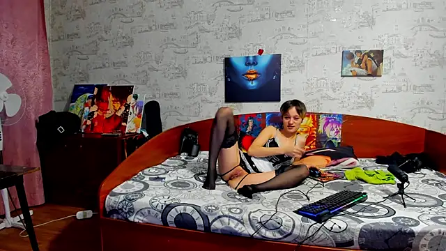 KagamiTayga online show from November 10, 2025, 2:49 am