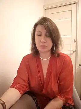 Snapshot of ROXOLANAA_SEXY chatting on December 5, 2025, 12:32 am ROXOLANAA SEXY online show from December 5, 2025, 12:32 am