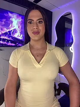 Snapshot of Naughtysofiaa chatting on July 16, 2026, 12:40 am Naughtysofiaa online show from July 16, 2026, 12:40 am