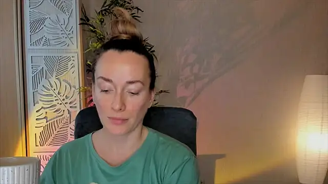 RebeccaMartinez online show from February 17, 2026, 6:44 am