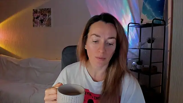 RebeccaMartinez online show from December 18, 2025, 7:13 am