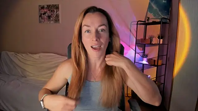 RebeccaMartinez online show from October 7, 2025, 11:33 am