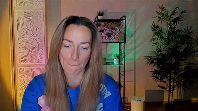 RebeccaMartinez online show from February 1, 2026, 6:44 am