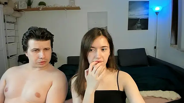 Snapshot of PollyFlame chatting on March 7, 2025, 9:17 pm PollyFlame online show from March 7, 2025, 9:17 pm