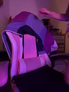 LittleBabyCat22 online show from April 12, 2026, 3:21 am