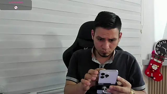 Snapshot of Rick_Diesel_ chatting on December 1, 2025, 3:29 am Rick Diesel online show from December 1, 2025, 3:29 am