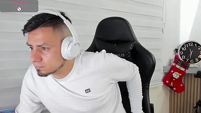 Snapshot of Rick_Diesel_ chatting on December 4, 2025, 4:33 am Rick Diesel online show from December 4, 2025, 4:33 am