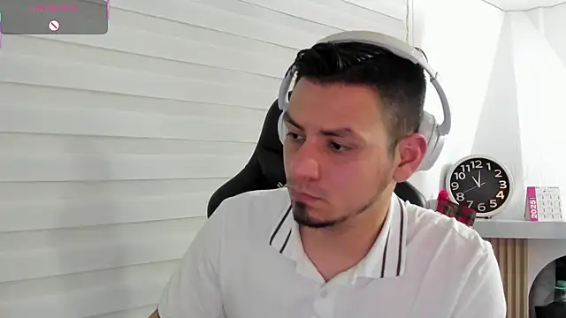 Snapshot of Rick_Diesel_ chatting on November 27, 2025, 4:02 am Rick Diesel online show from November 27, 2025, 4:02 am