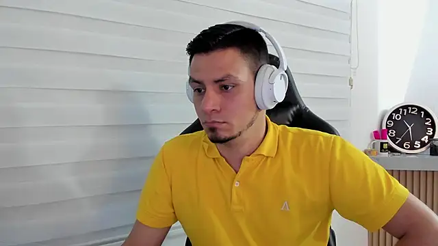 Snapshot of Rick_Diesel_ chatting on October 23, 2025, 3:27 am Rick Diesel online show from October 23, 2025, 3:27 am