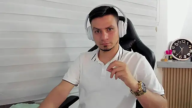 Snapshot of Rick_Diesel_ chatting on October 22, 2025, 3:28 am Rick Diesel online show from October 22, 2025, 3:28 am