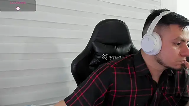 Snapshot of Rick_Diesel_ chatting on December 5, 2025, 3:49 am Rick Diesel online show from December 5, 2025, 3:49 am