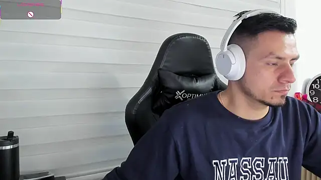 Snapshot of Rick_Diesel_ chatting on November 14, 2025, 4:49 am Rick Diesel online show from November 14, 2025, 4:49 am