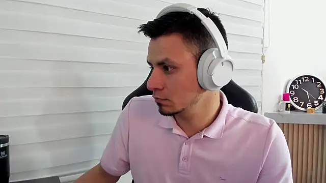 Snapshot of Rick_Diesel_ chatting on October 27, 2025, 3:29 am Rick Diesel online show from October 27, 2025, 3:29 am